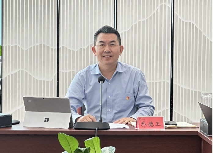 人生就是搏集团党委理论学习中心组召开第七次集中学习钻研会